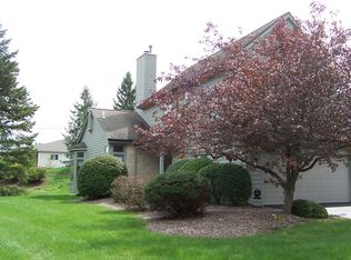 2 Wood Run Cmns, Rochester, NY 14612