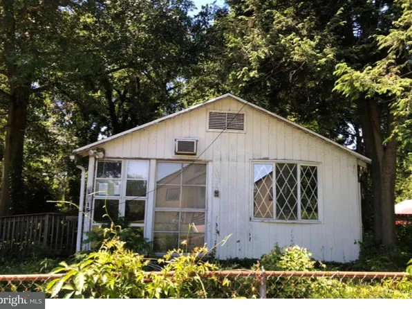 17 Houston Ave, Westville, NJ 08093