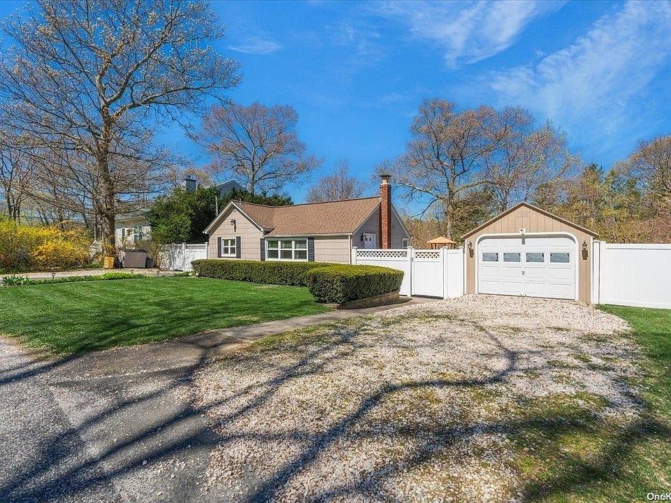 1st image of 27 Floyd Bennett Drive