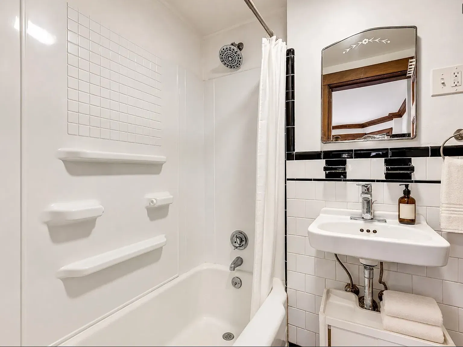 1 bed, 9999 sqft, $2,595 — Photo 3