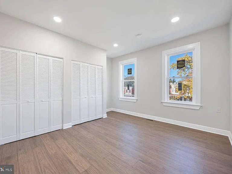 117 Collins Ave S — Photo 16