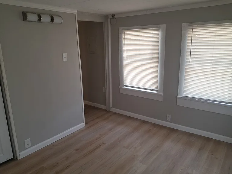 411 24th St W #411 — Photo 9