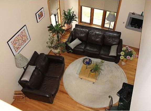 4th image of 3728 Harriet Ave