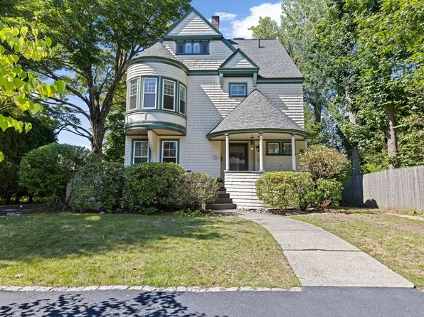 35 Bradford Rd, Newton, MA 02461