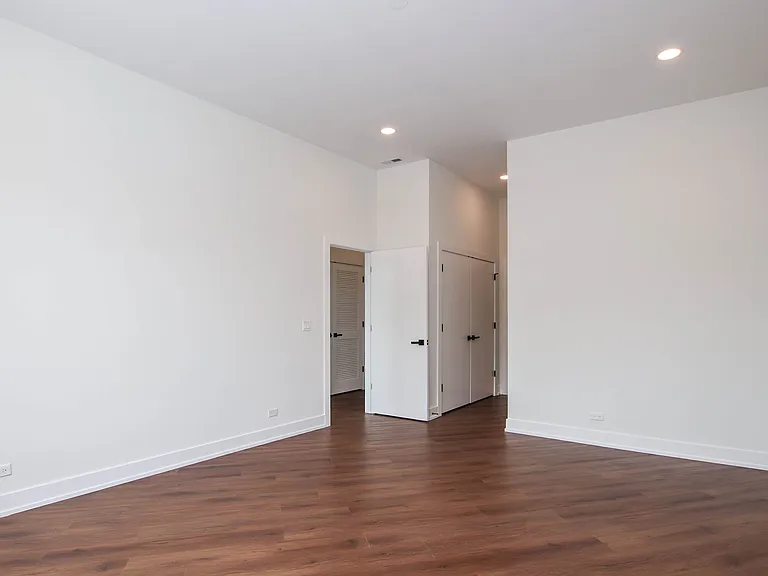 1001 N Milwaukee Ave #204 — Photo 8