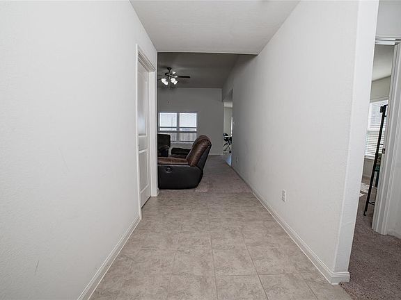 3rd image of 1021 Strawberry Ridge Dr