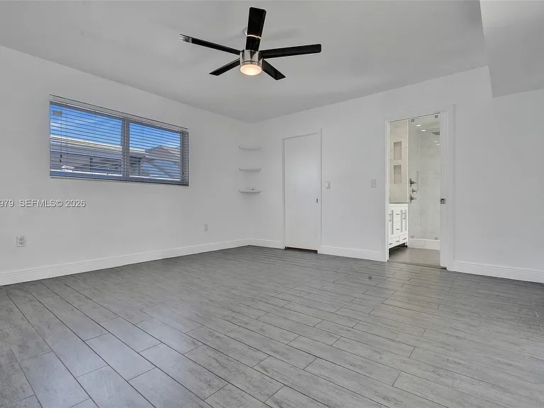 9240 SW 54th St — Photo 5