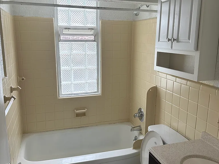 2911 Euclid Ave #4 — Photo 12