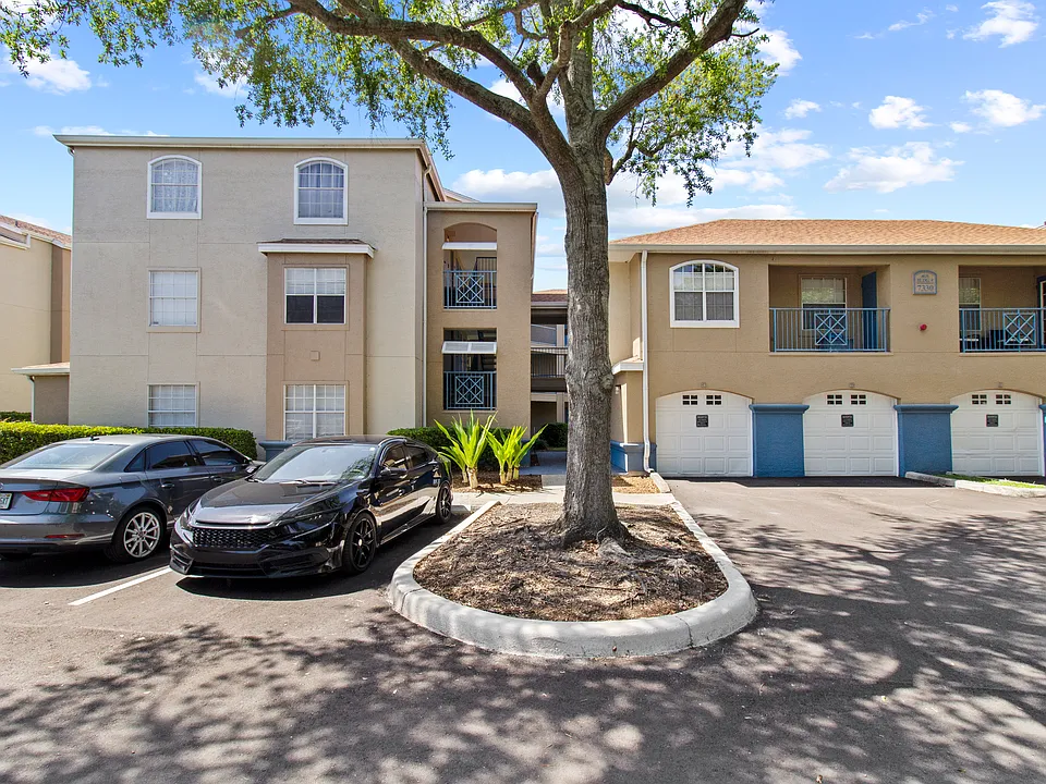 7330 Westpointe Blvd #421