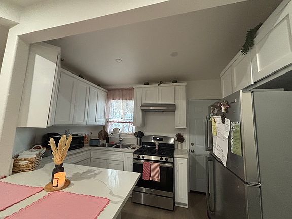 3rd image of 9521 1/2 Laurel St #1/2