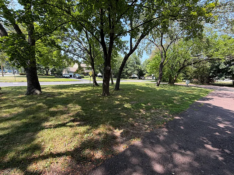 1301 Deer Run Rd #1 — Photo 20