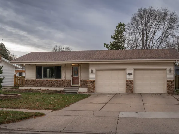 1570 E Omaha Dr, Bismarck, ND 58504