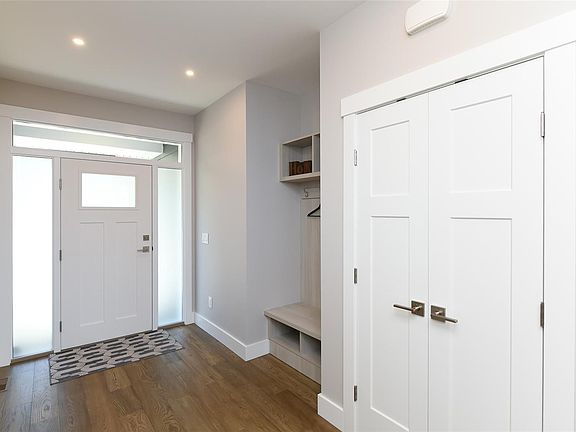 2nd image of 3400 Rhys Rd
