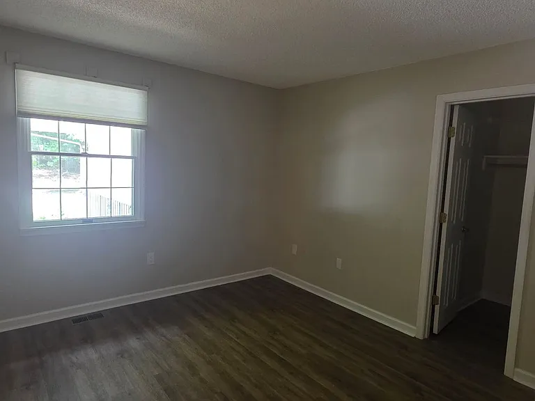 373 Lakeview Dr — Photo 7