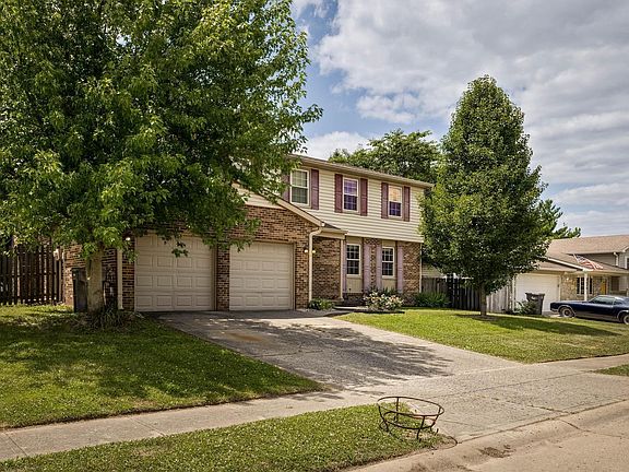 2nd image of 3619 Holly Cir