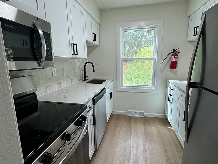 4800 Plum Run Ct — Photo 6