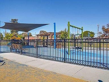 3rd image of 810 Cotati Ter