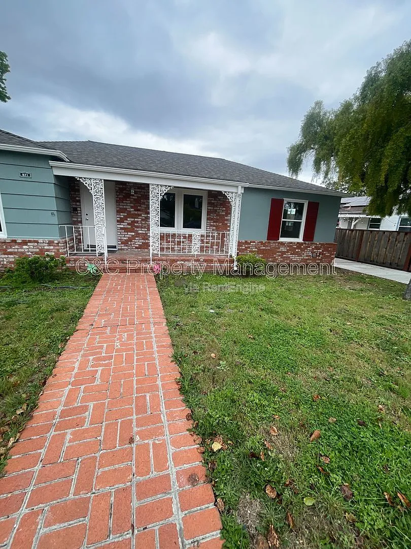Building Photo - 871 Emerald Ave