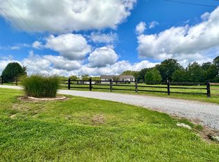 4137 Oak Mound Ln, Flora, IL 62839