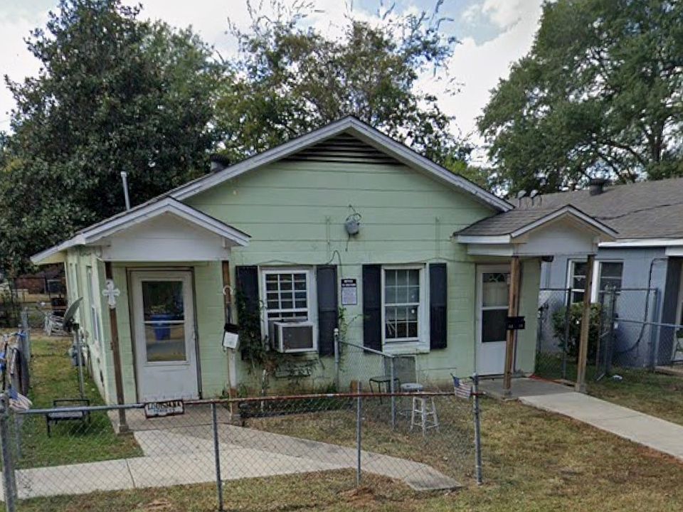 1st image of 5820 2nd St
