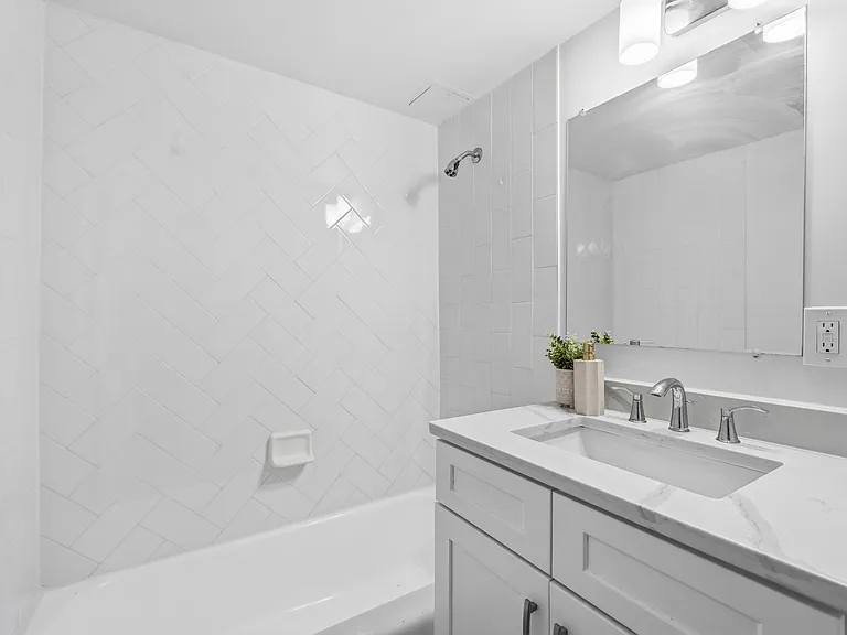 4000 Tunlaw Rd NW #121 — Photo 10