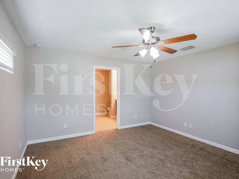 1497 SW San Sebastian Ave — Photo 7