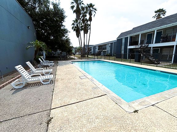 3rd image of 1709 W Schunior St APT 1201