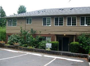 8400 SW Canyon Ln, Portland, OR 97225