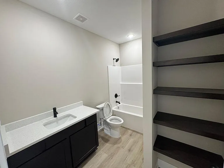 5501 N Bressler Dr #5507 — Photo 8