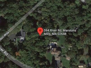 594 River Rd, Marstons Mills, MA 02648