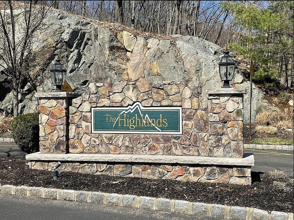 1st image of 115 Mountainside Dr