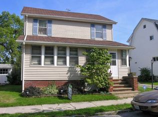 1615 Blossom Park Ave, Lakewood, OH 44107