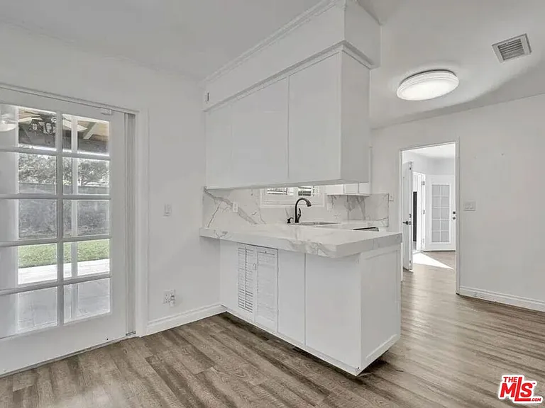 28040 Ermine Pl — Photo 18