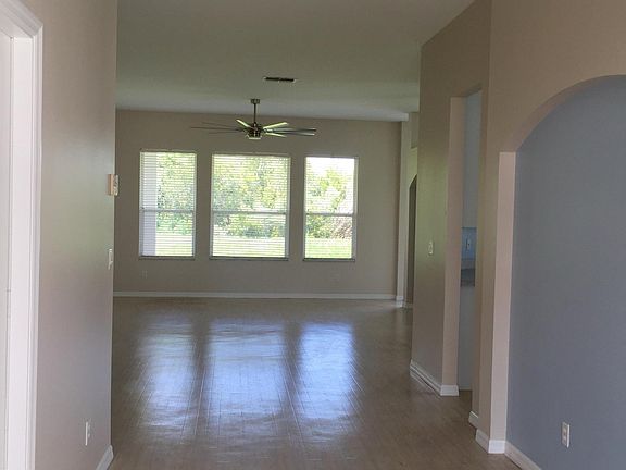 2nd image of 4907 Avon Ln