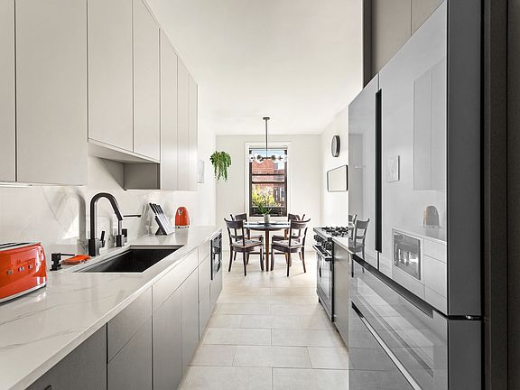 5th image of 30 Ocean Pkwy APT 6F