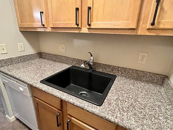 4th image of 2020 J St APT 3