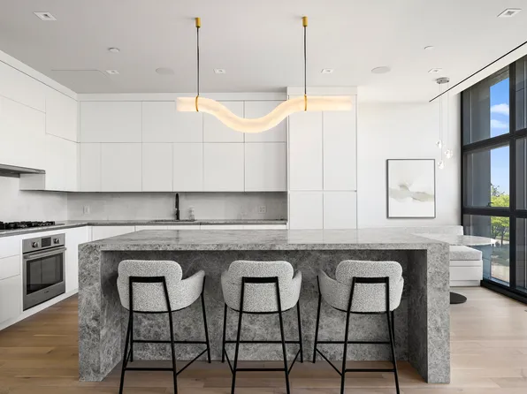 290 West Street image 3 of 12