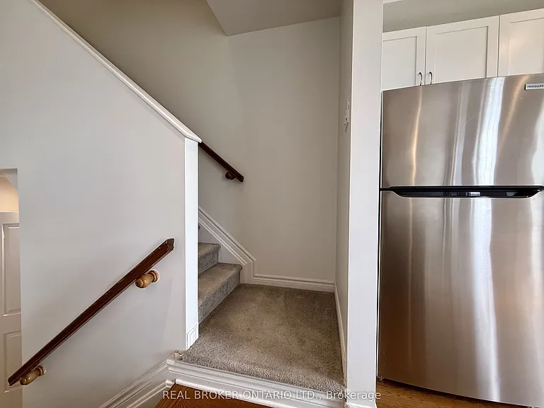 66 Fallengale Cres — Photo 20