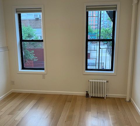 4th image of 184 Norfolk St #2F