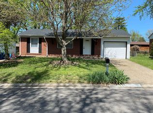 3240 Fleet Ln, Saint Charles, MO 63301