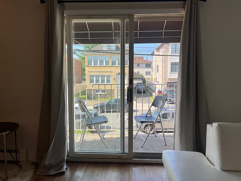 289 Knox Ave #1 — Photo 6
