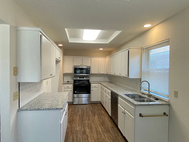 1708 De Vita Rd — Photo 2