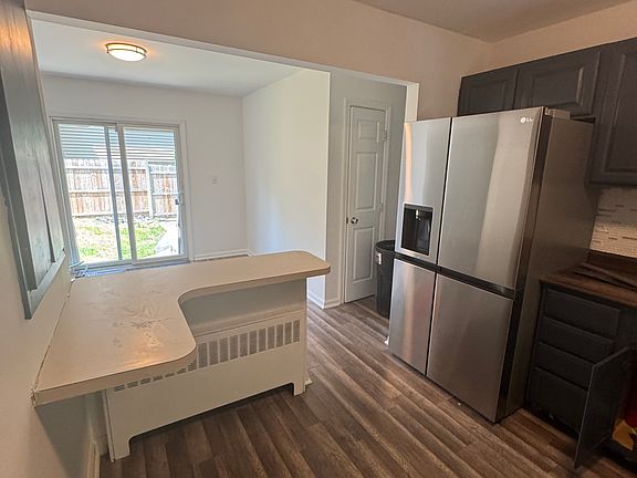 5th image of 250 Soundview Rd
