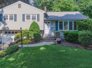 8 W Pine Dr, Park Ridge, NJ 07656