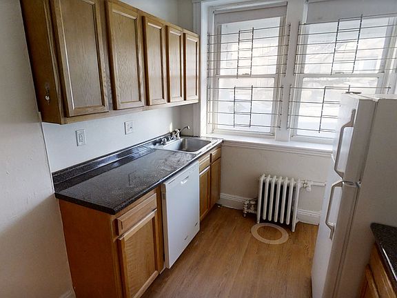 2nd image of 114 Washington St #121