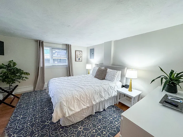 79 Chestnut St #2B — Photo 2