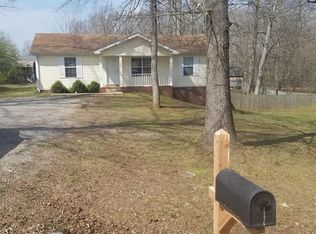 1920 Lewter Dr, Clarksville, TN 37042