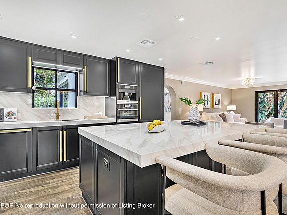 3rd image of 217 Avila Rd