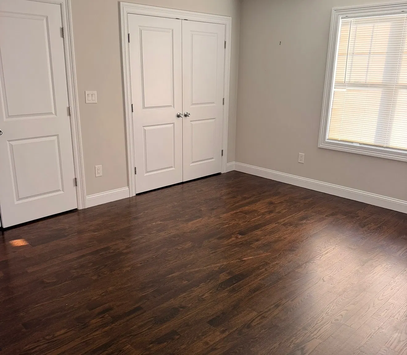 3 bed, 2.5 bath, 2650 sqft, $7,000 — Photo 2