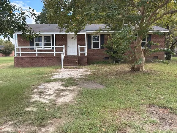 113 Clarence Ct, Rocky Mount, NC 27803